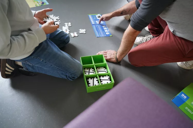 Qu&rsquo;est-ce qu&rsquo;un robot ? avec 3 classes de cycle 3 de l&rsquo;école Villeneuve à Rennes - Édulab Pasteur